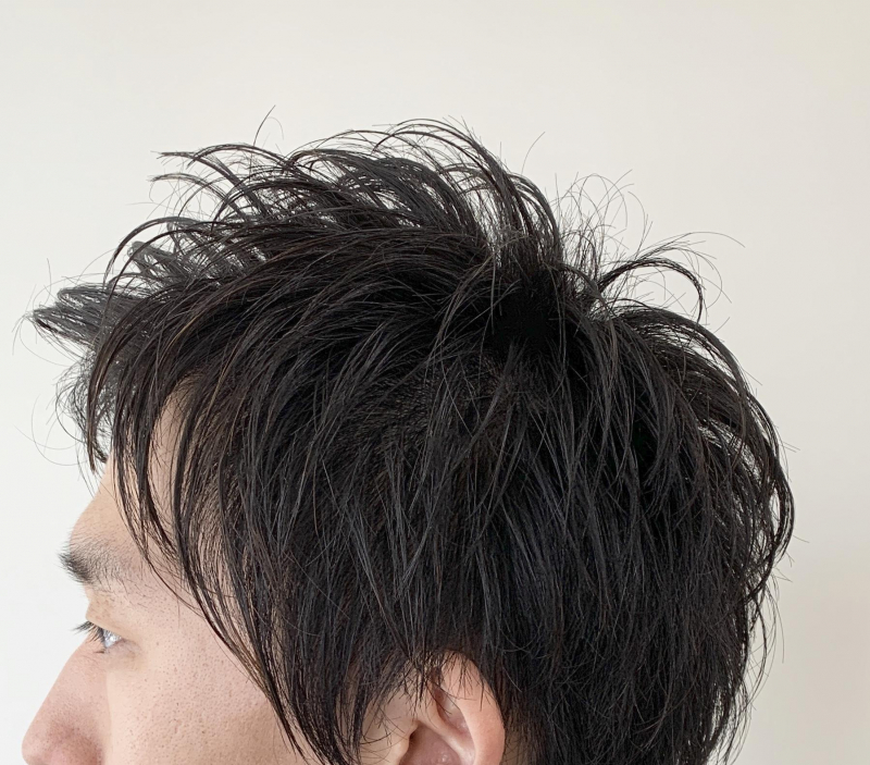 メンズパーマ 前髪上げるアップバングで爽やかなビジネスマンに 渋谷駅徒歩1分 髪質改善でツヤ髪になれる人気美容院 美容室 Luxy ラグジー
