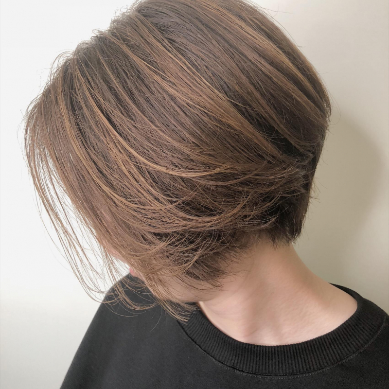 30代40代女性の白髪染めがオシャレに変わる ハイライト で魅せる最新カラー 渋谷駅徒歩1分 髪質改善でツヤ髪になれる人気美容院 美容室 Luxy ラグジー